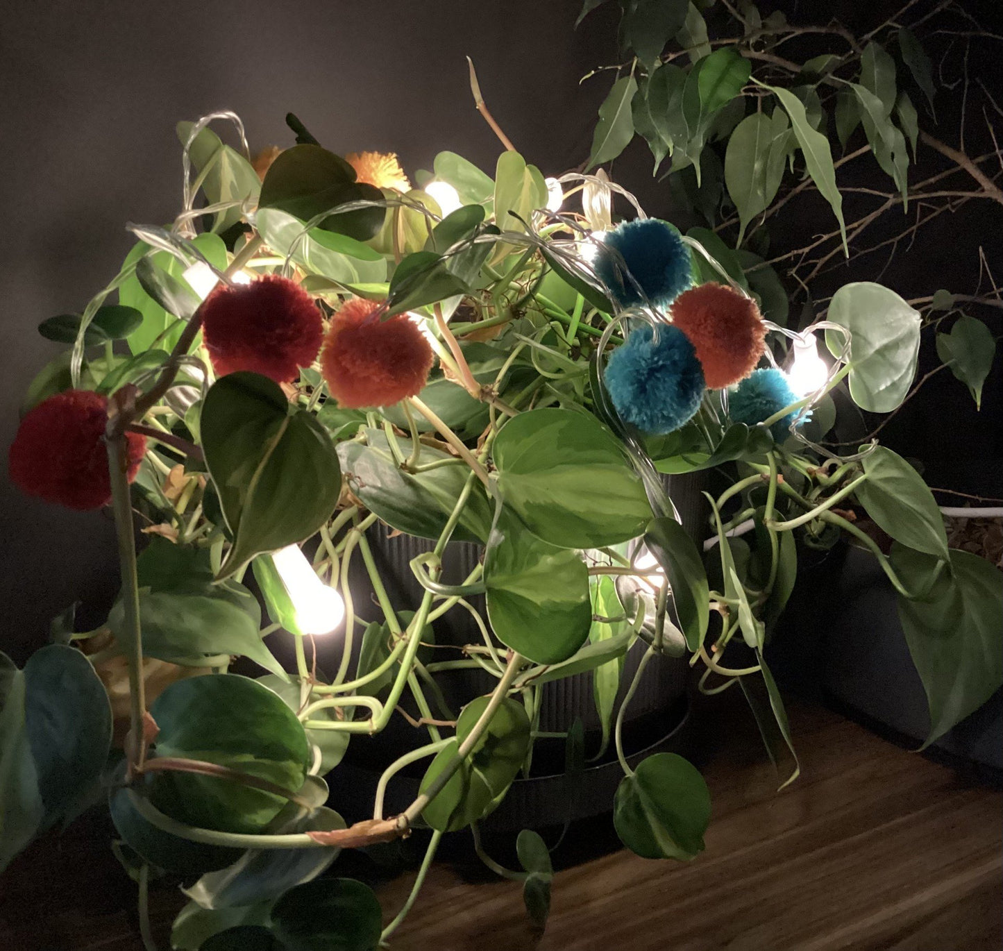 Brokoli Home Ponpon Berry Light Dekoratif Led Işık Zinciri Renkli Ponponlar